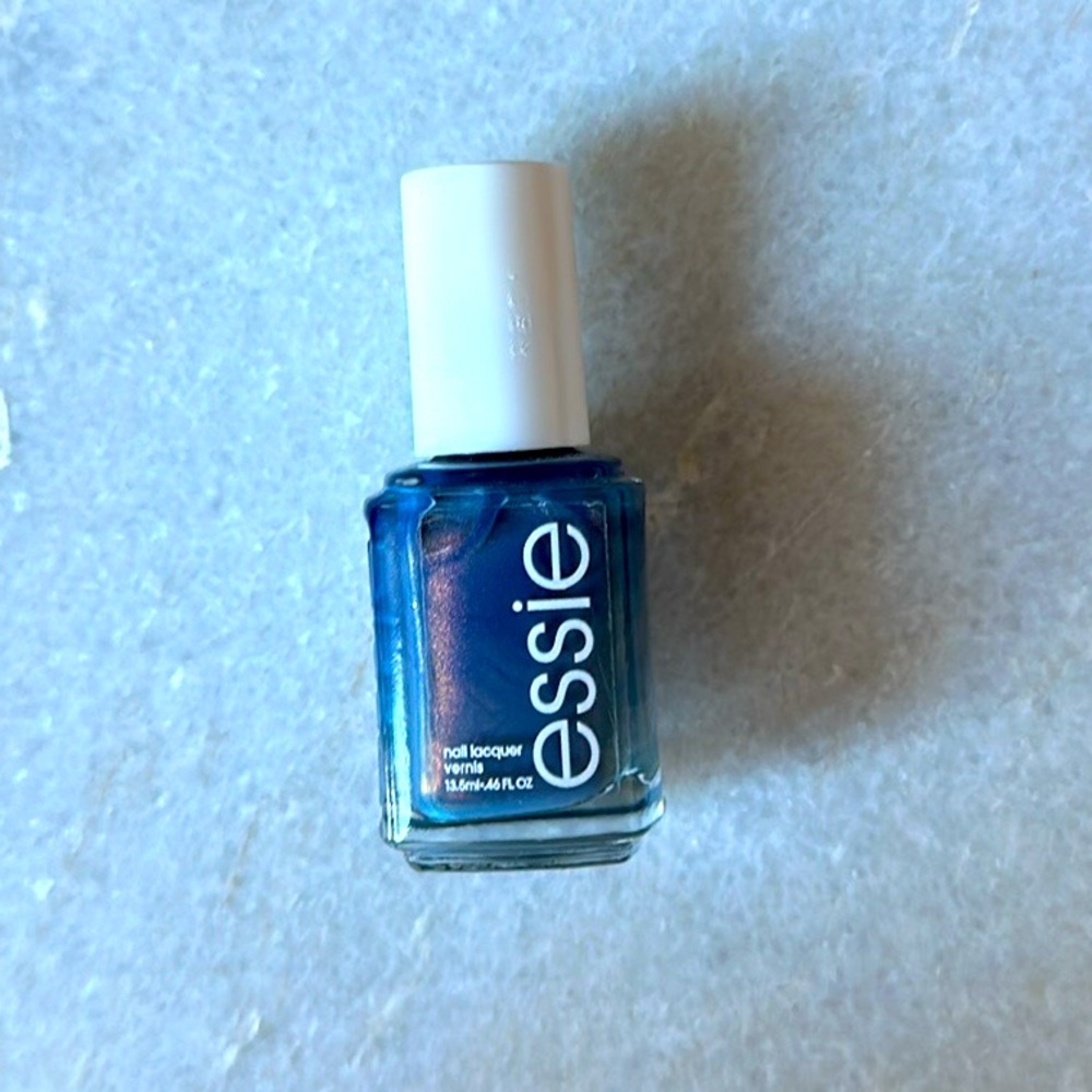 Essie Nail polish **new** blue-tiful horizon 771